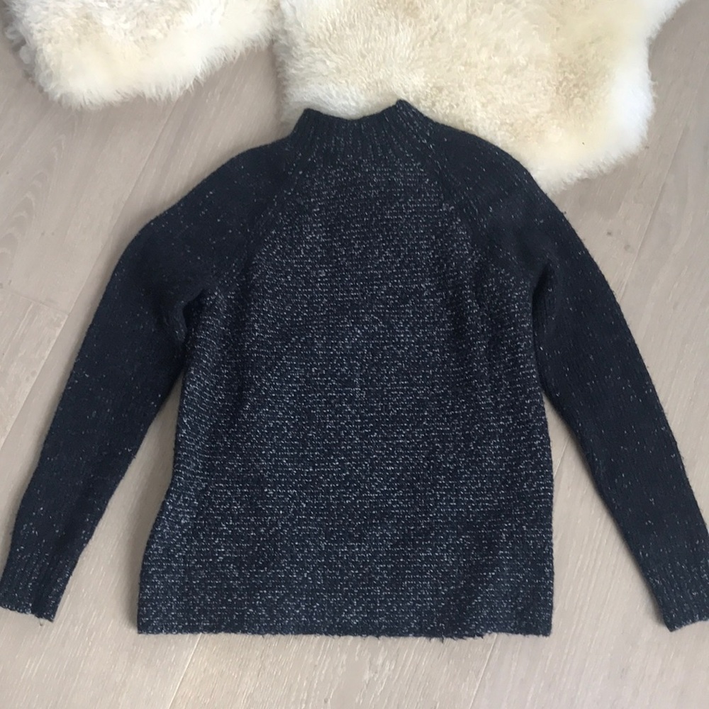 Vince XS sweater